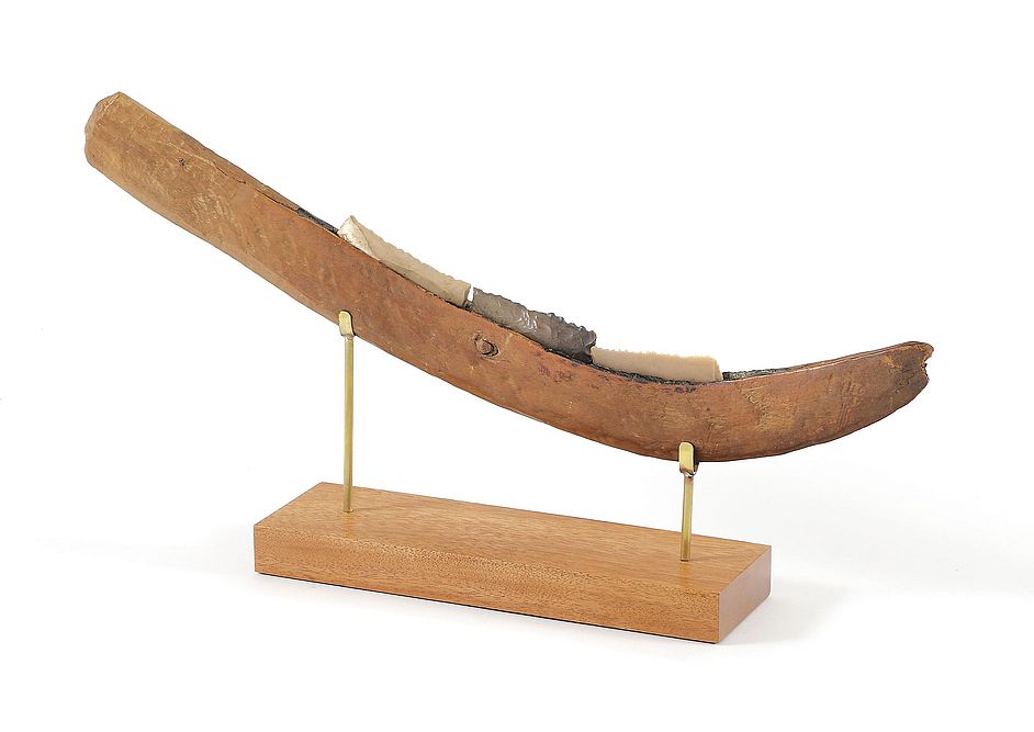 A Cut Through Time Getreidesichel, Al-Fayyum-Oase, Ägypten, 5000 v. Chr., Holz, Feuerstein